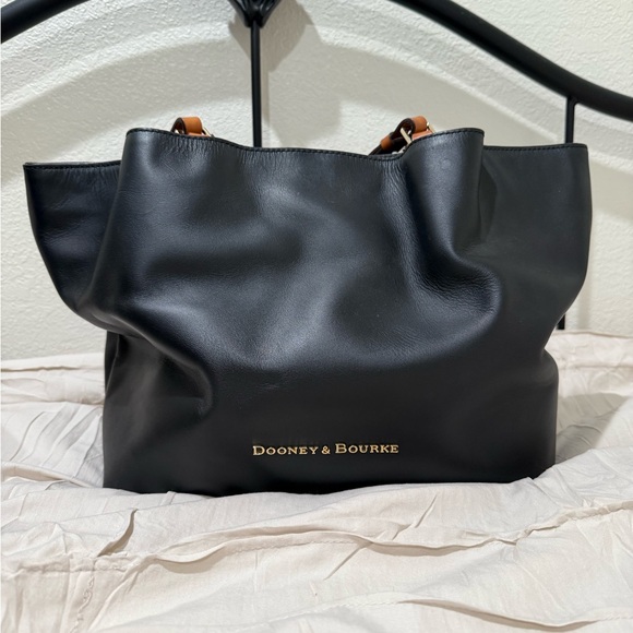 Dooney & Bourke City Flynn Bag - Picture 2 of 11